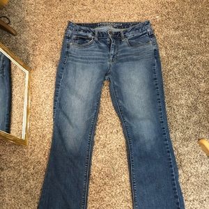 American Eagle Straight Legged Jeans